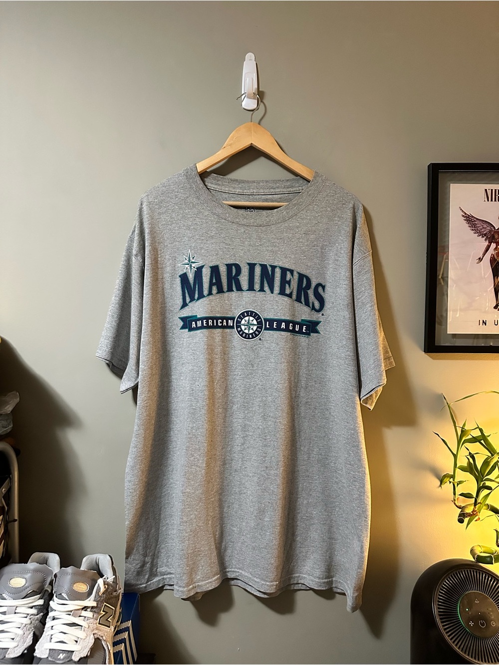 Lee Y2K Gray Mariners Short-Sleeve Graphic Tee